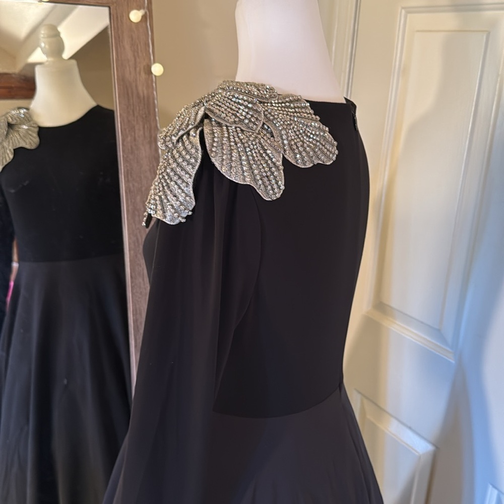 MAC DUGGAL Black Long Sleeve Ball Gown Taffeta with 3D Rhinestone Flower - Picture 9 of 13